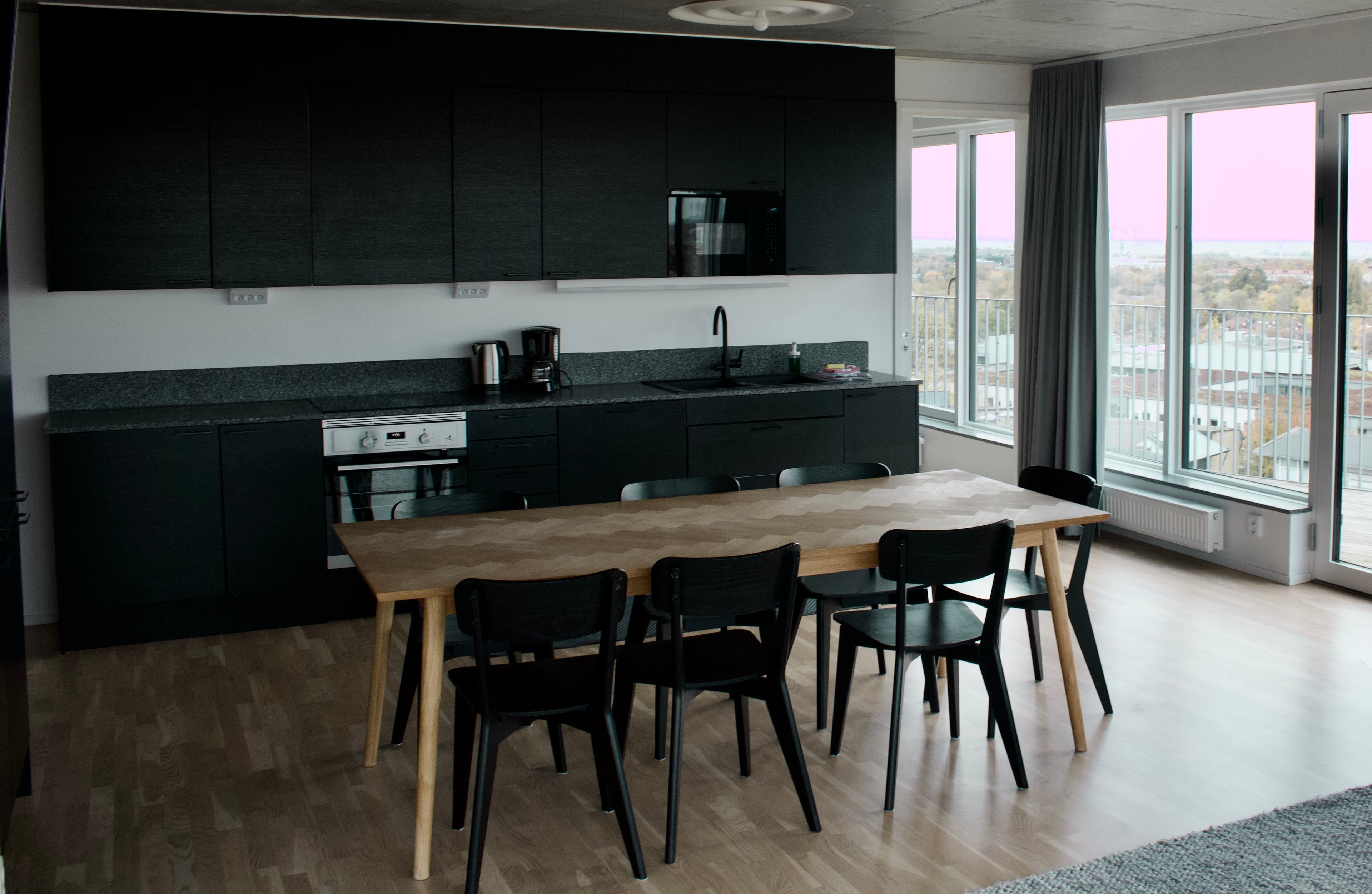 Studio Apartment - Image 10