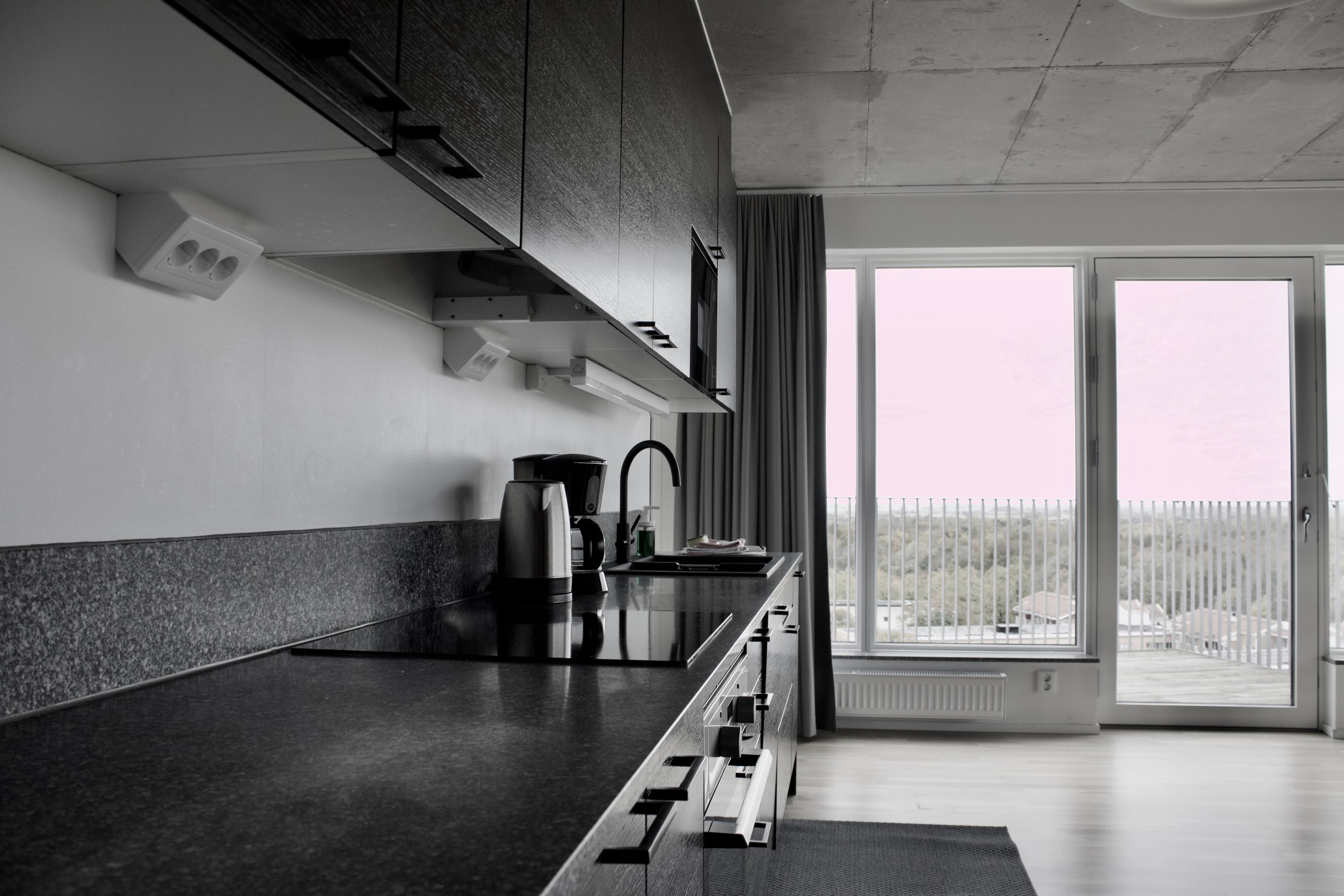 Studio Apartment - Image 12