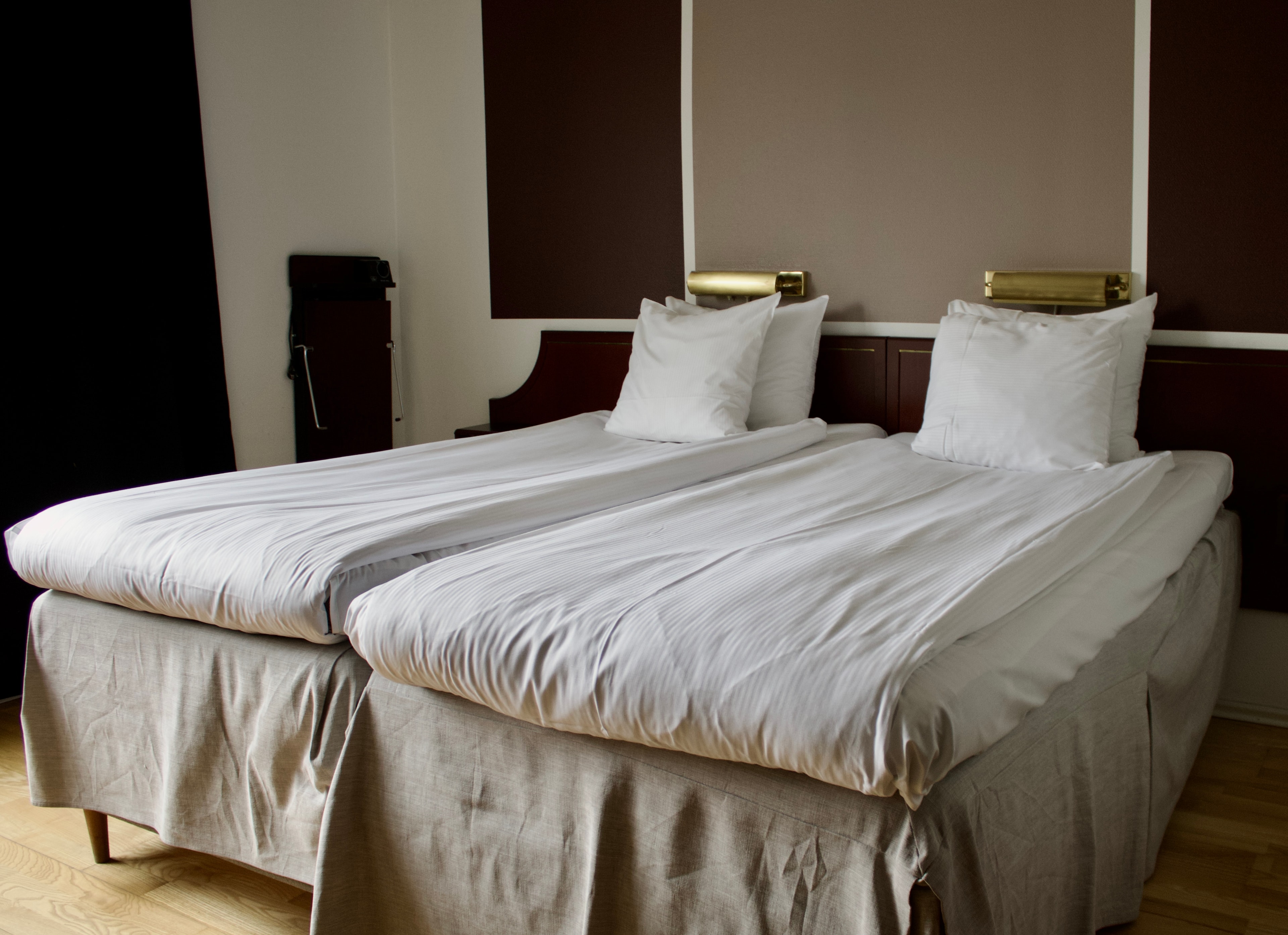 Twin room with two beds at Place Lund Hotel